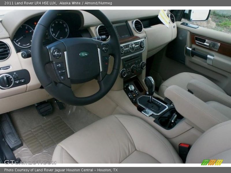  2011 LR4 HSE LUX Almond/Nutmeg Interior