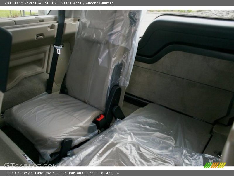 Alaska White / Almond/Nutmeg 2011 Land Rover LR4 HSE LUX