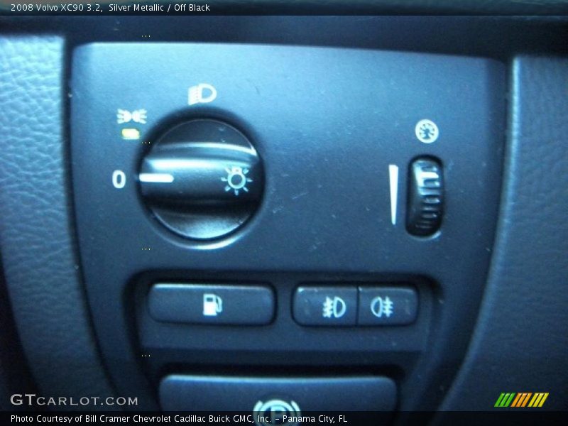 Silver Metallic / Off Black 2008 Volvo XC90 3.2