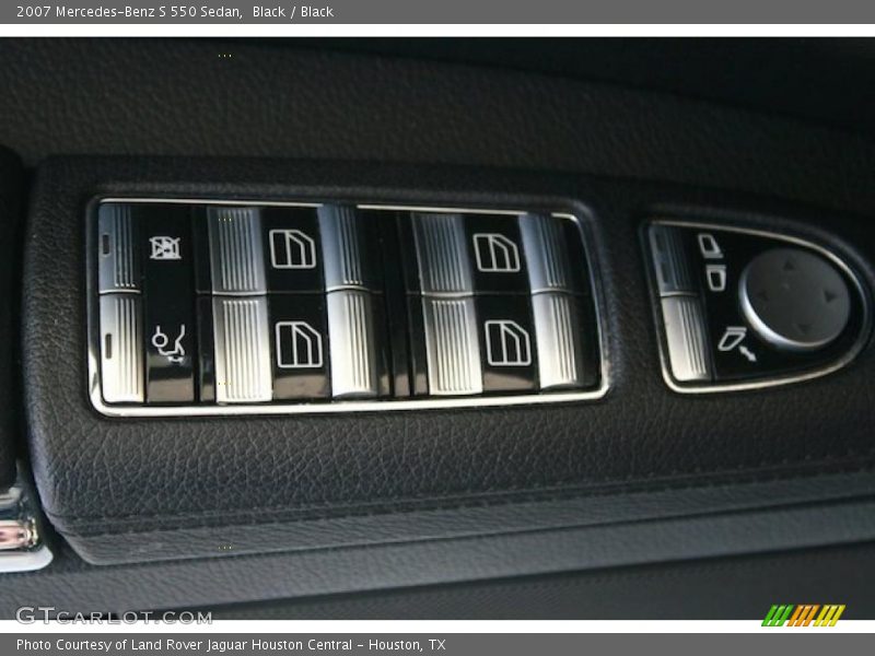 Controls of 2007 S 550 Sedan