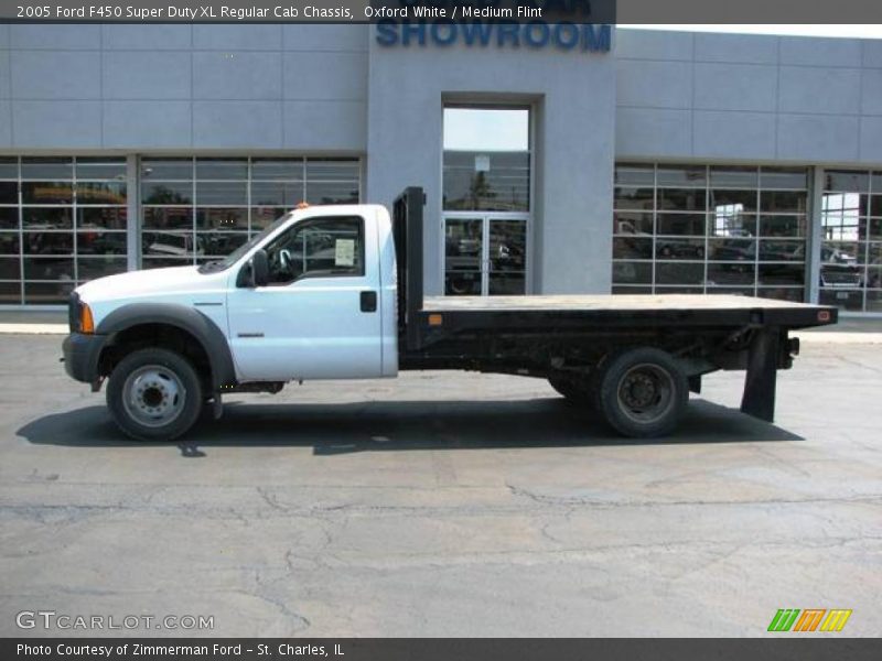 Oxford White / Medium Flint 2005 Ford F450 Super Duty XL Regular Cab Chassis