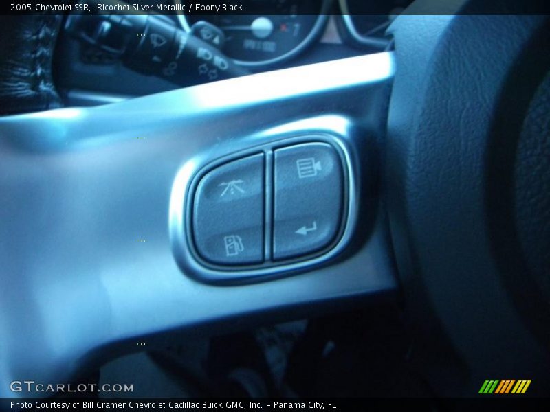 Ricochet Silver Metallic / Ebony Black 2005 Chevrolet SSR