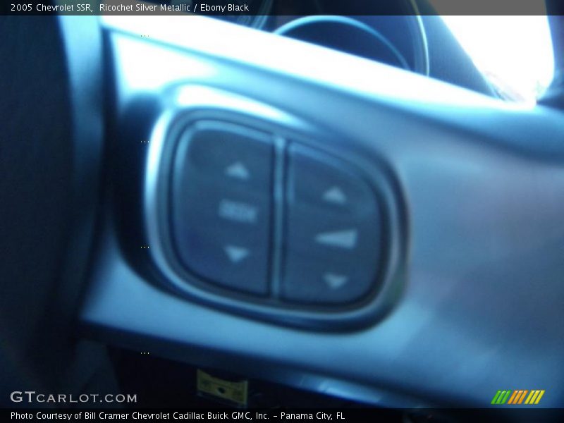 Ricochet Silver Metallic / Ebony Black 2005 Chevrolet SSR