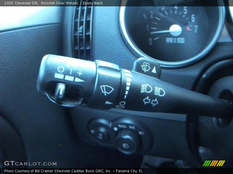 Ricochet Silver Metallic / Ebony Black 2005 Chevrolet SSR