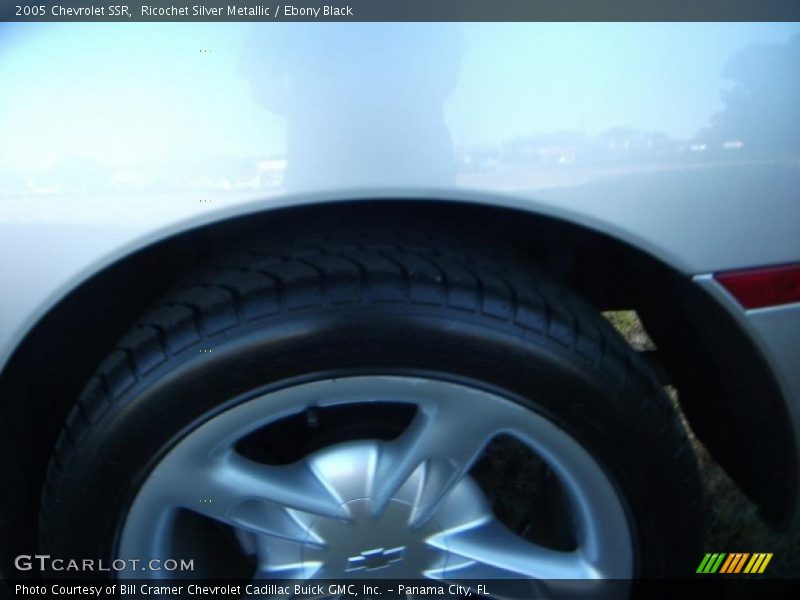 Ricochet Silver Metallic / Ebony Black 2005 Chevrolet SSR