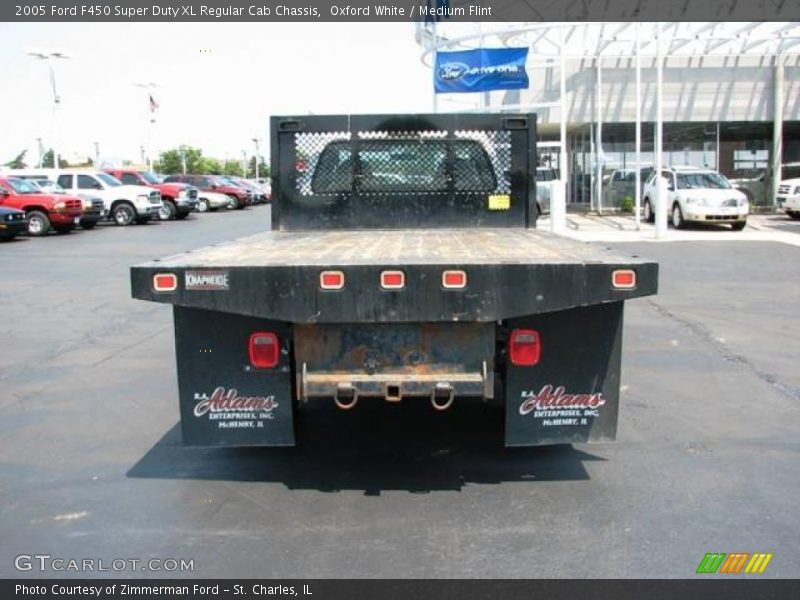 Oxford White / Medium Flint 2005 Ford F450 Super Duty XL Regular Cab Chassis
