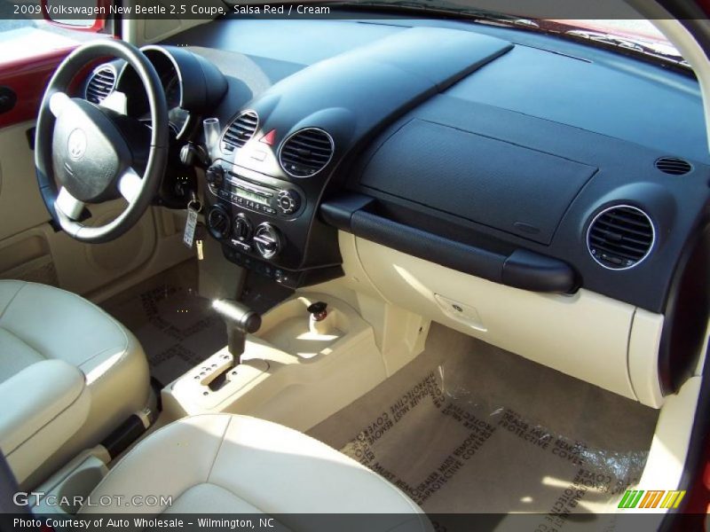 Salsa Red / Cream 2009 Volkswagen New Beetle 2.5 Coupe