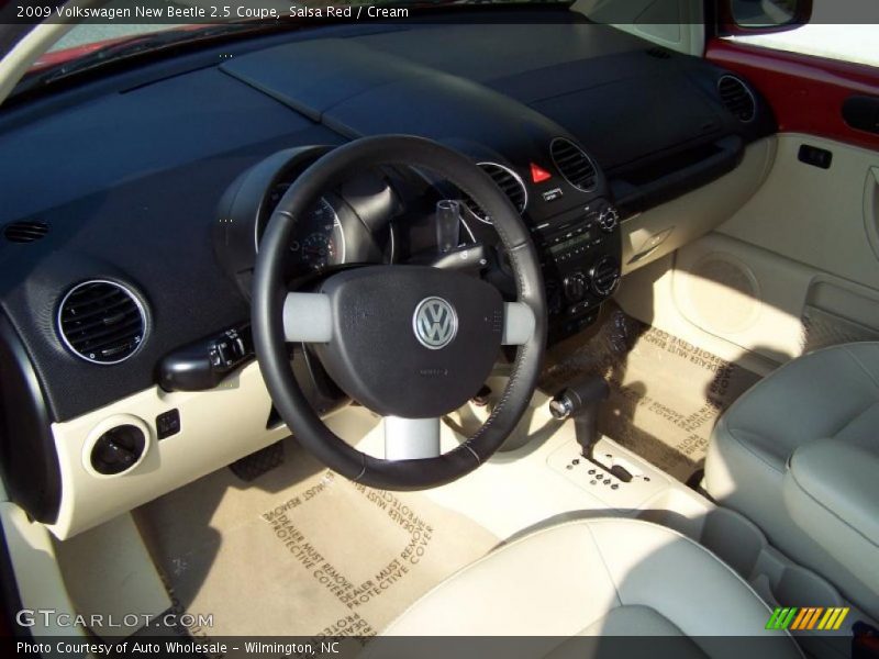 Salsa Red / Cream 2009 Volkswagen New Beetle 2.5 Coupe