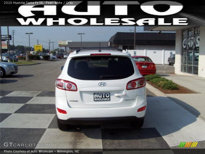 Pearl White / Gray 2010 Hyundai Santa Fe SE