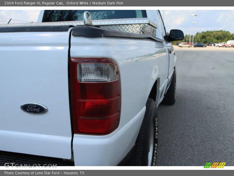 Oxford White / Medium Dark Flint 2004 Ford Ranger XL Regular Cab
