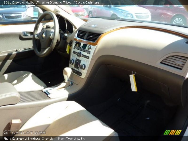 White Diamond Tricoat / Cocoa/Cashmere 2011 Chevrolet Malibu LT