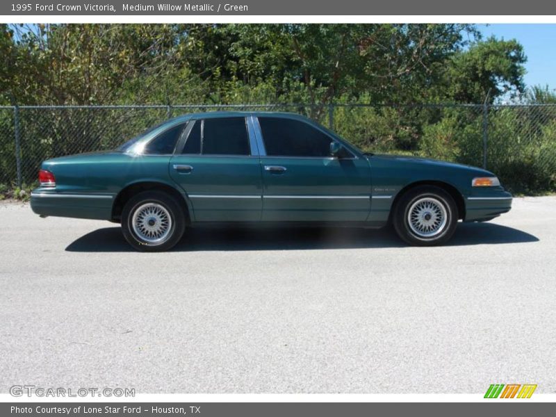 Medium Willow Metallic / Green 1995 Ford Crown Victoria