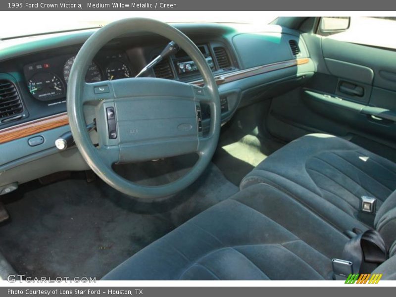Medium Willow Metallic / Green 1995 Ford Crown Victoria