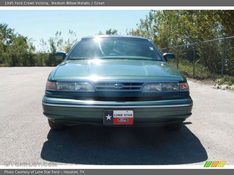 Medium Willow Metallic / Green 1995 Ford Crown Victoria