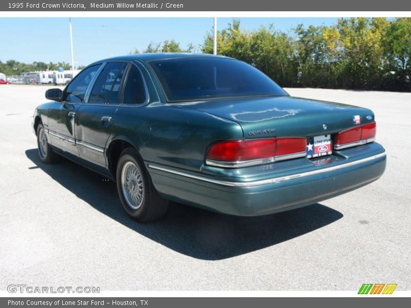 Medium Willow Metallic / Green 1995 Ford Crown Victoria