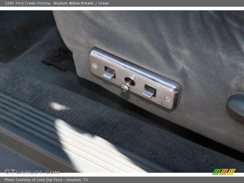 Medium Willow Metallic / Green 1995 Ford Crown Victoria