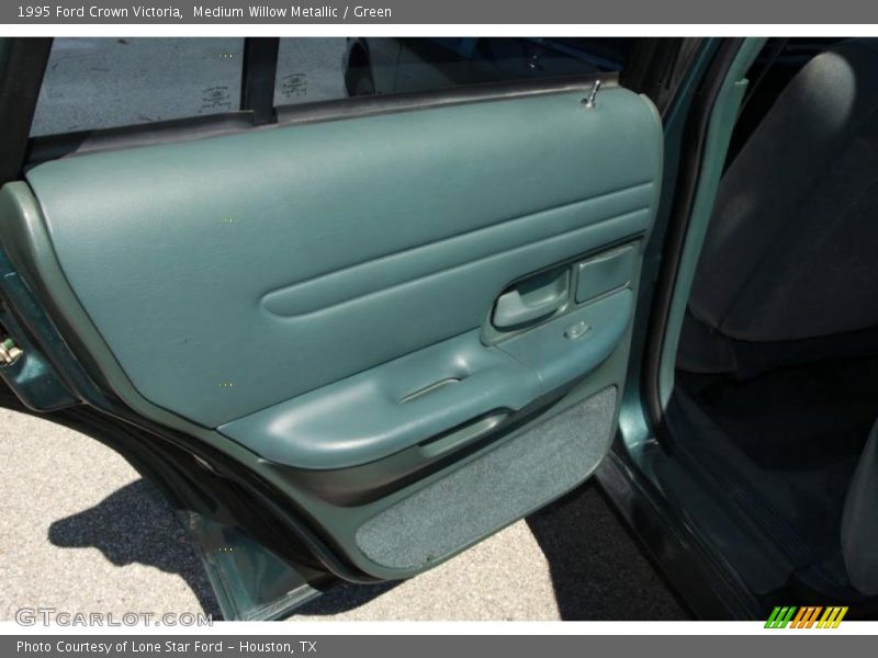 Medium Willow Metallic / Green 1995 Ford Crown Victoria