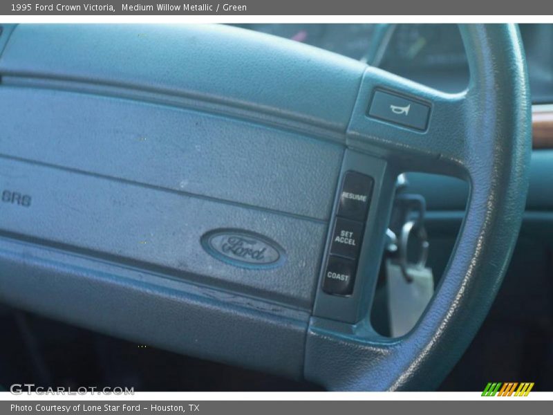 Medium Willow Metallic / Green 1995 Ford Crown Victoria