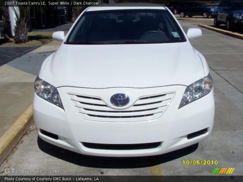 Super White / Dark Charcoal 2007 Toyota Camry LE