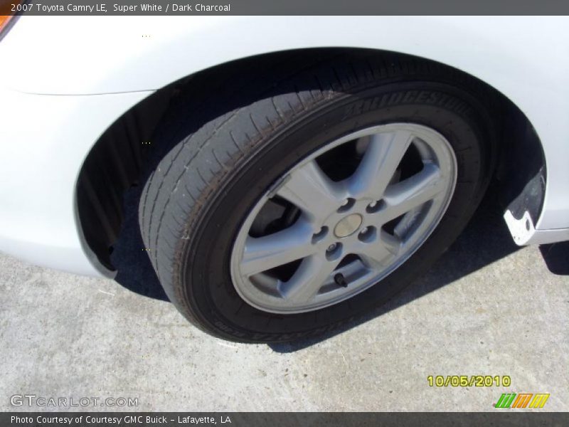 Super White / Dark Charcoal 2007 Toyota Camry LE