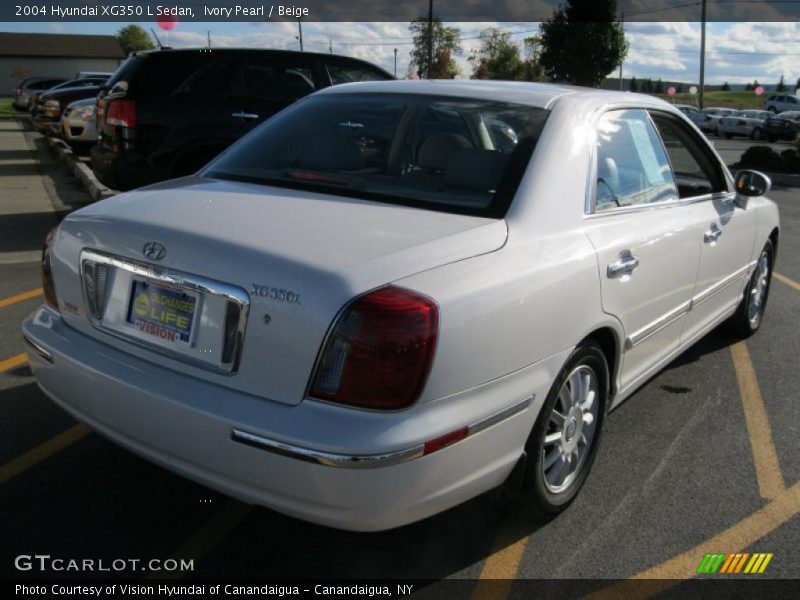 Ivory Pearl / Beige 2004 Hyundai XG350 L Sedan