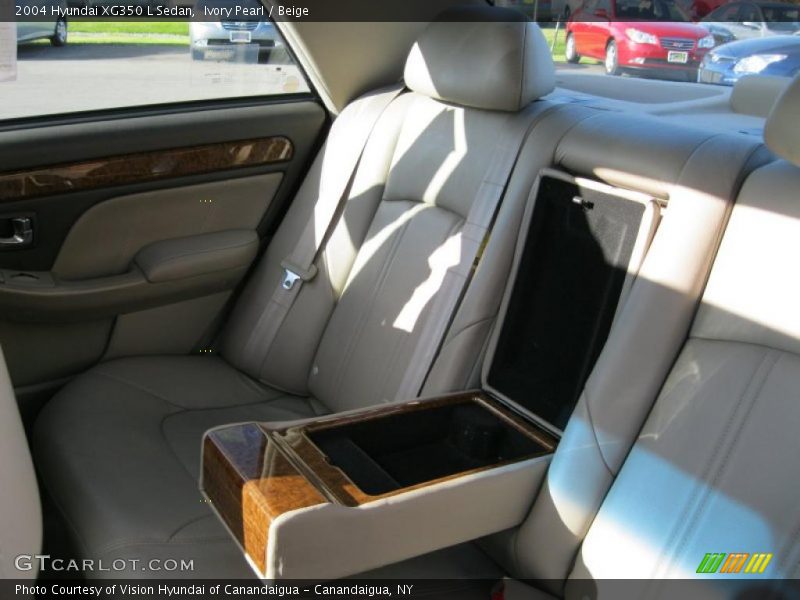 Ivory Pearl / Beige 2004 Hyundai XG350 L Sedan