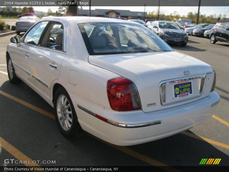 Ivory Pearl / Beige 2004 Hyundai XG350 L Sedan