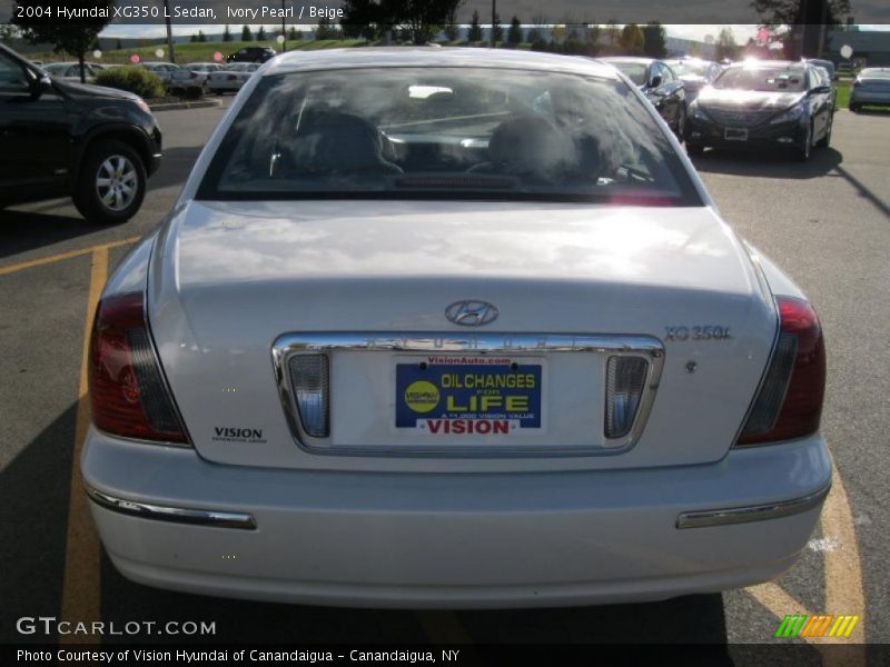 Ivory Pearl / Beige 2004 Hyundai XG350 L Sedan