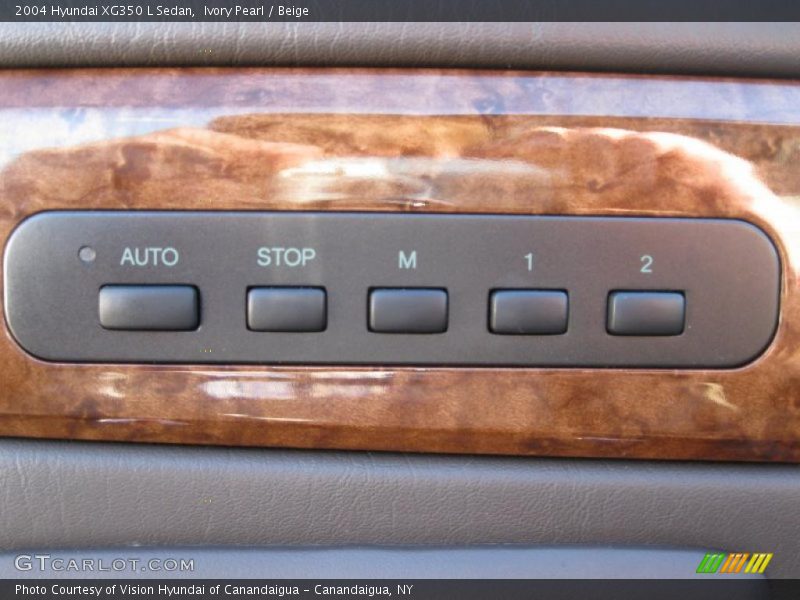 Ivory Pearl / Beige 2004 Hyundai XG350 L Sedan