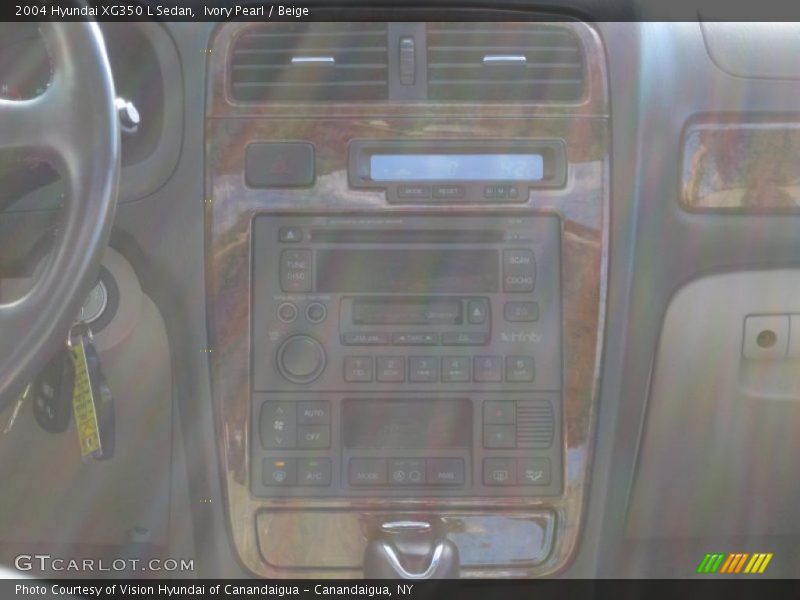 Ivory Pearl / Beige 2004 Hyundai XG350 L Sedan