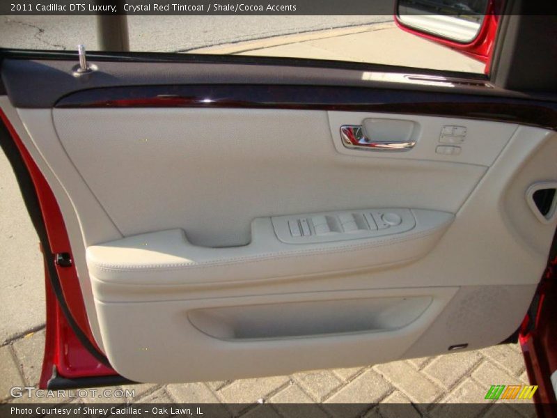  2011 DTS Luxury Shale/Cocoa Accents Interior