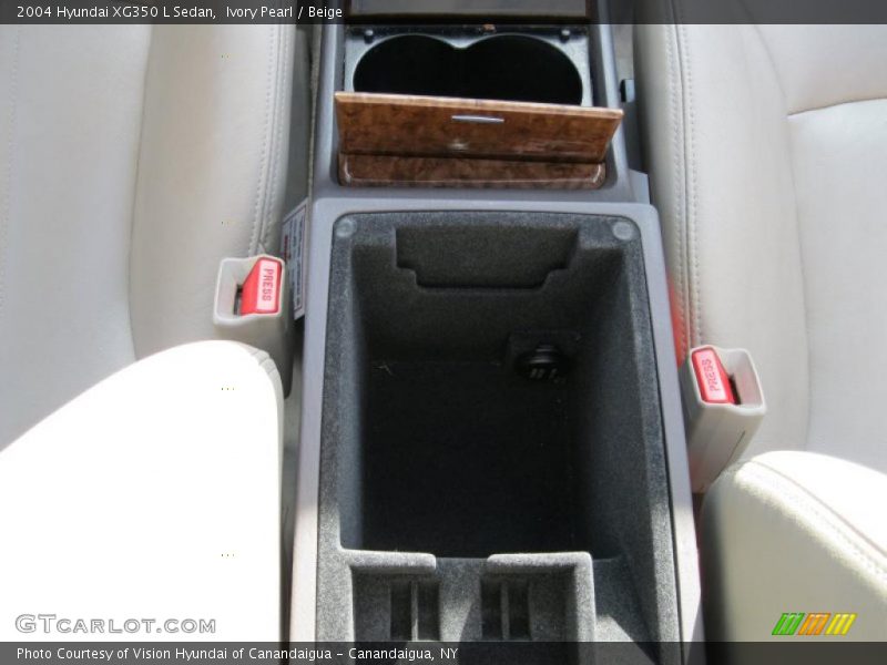 Ivory Pearl / Beige 2004 Hyundai XG350 L Sedan