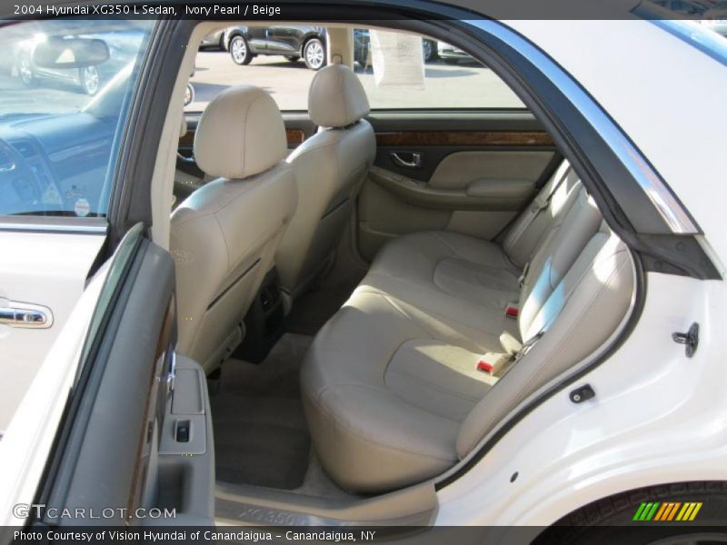 Ivory Pearl / Beige 2004 Hyundai XG350 L Sedan