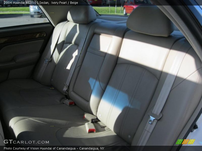 Ivory Pearl / Beige 2004 Hyundai XG350 L Sedan