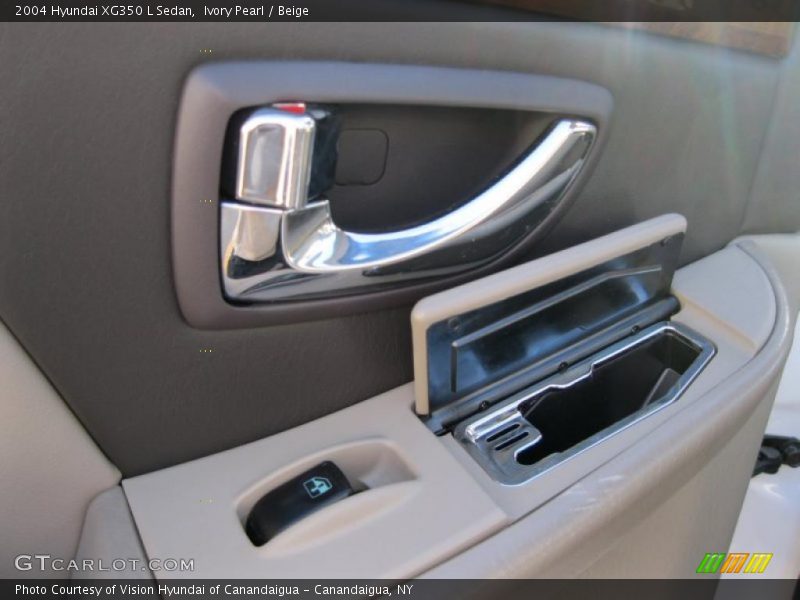 Ivory Pearl / Beige 2004 Hyundai XG350 L Sedan