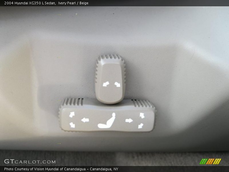 Ivory Pearl / Beige 2004 Hyundai XG350 L Sedan