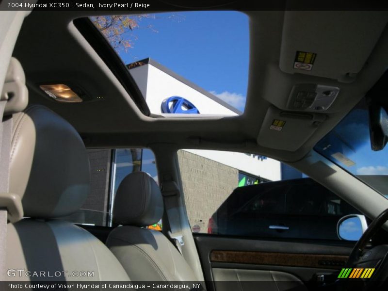 Ivory Pearl / Beige 2004 Hyundai XG350 L Sedan