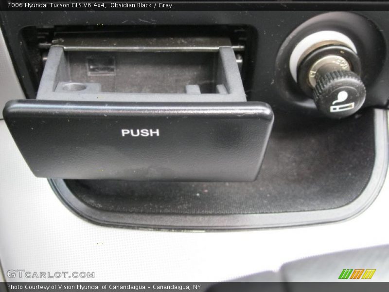 Obsidian Black / Gray 2006 Hyundai Tucson GLS V6 4x4