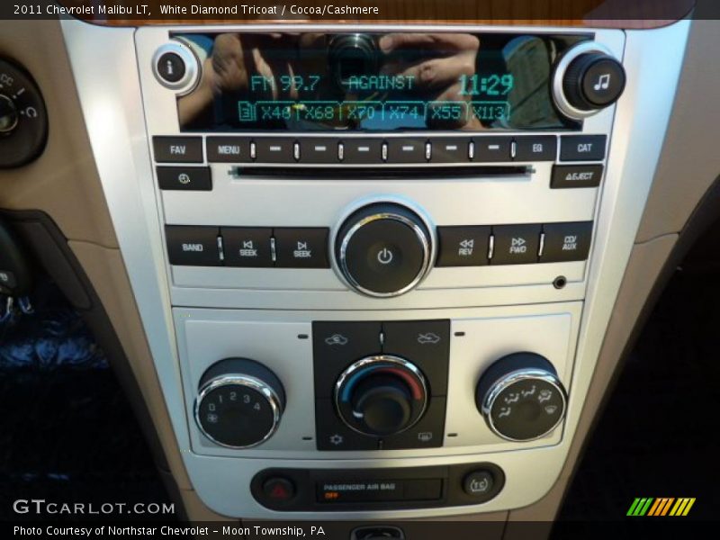 Controls of 2011 Malibu LT
