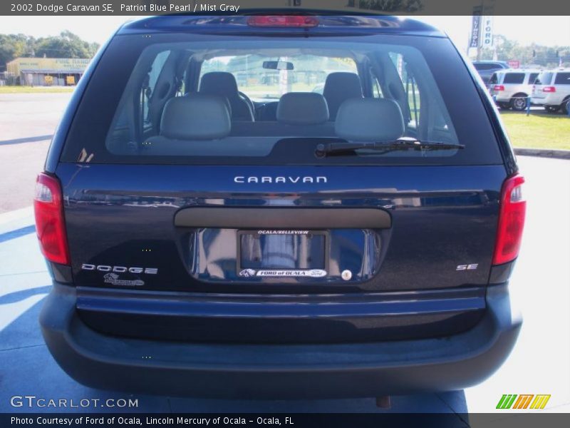 Patriot Blue Pearl / Mist Gray 2002 Dodge Caravan SE