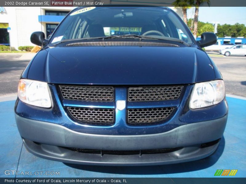 Patriot Blue Pearl / Mist Gray 2002 Dodge Caravan SE