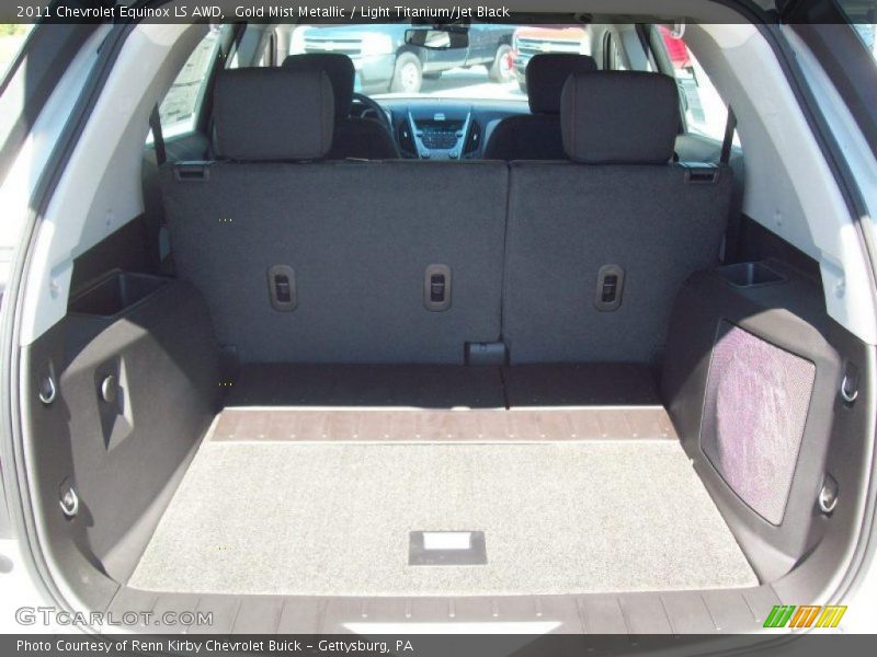  2011 Equinox LS AWD Trunk