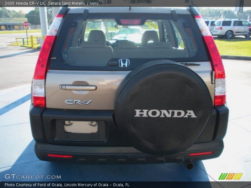 Sahara Sand Metallic / Ivory 2005 Honda CR-V LX