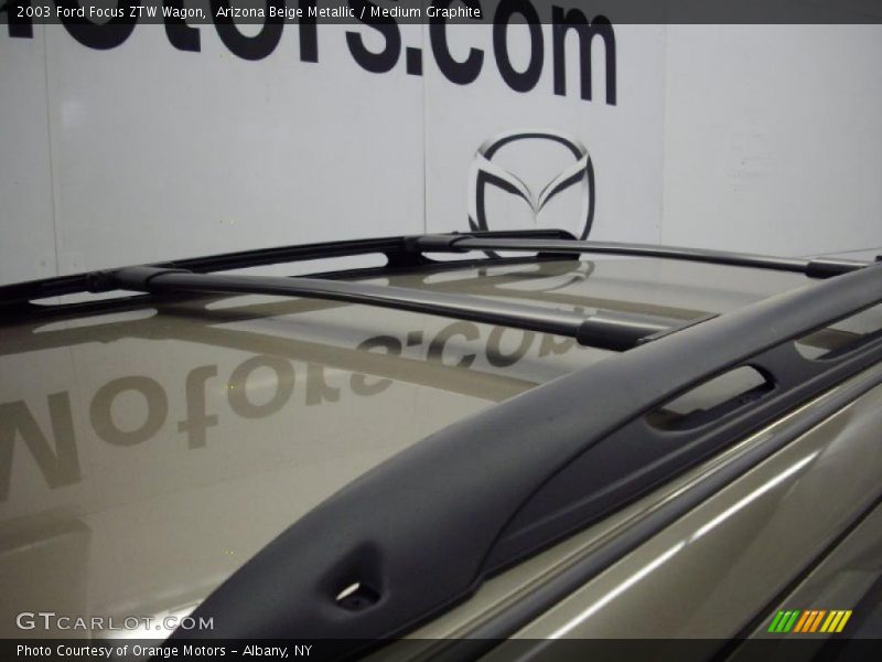 Arizona Beige Metallic / Medium Graphite 2003 Ford Focus ZTW Wagon
