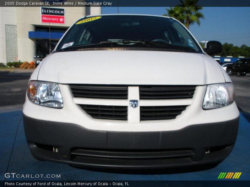 Stone White / Medium Slate Gray 2005 Dodge Caravan SE