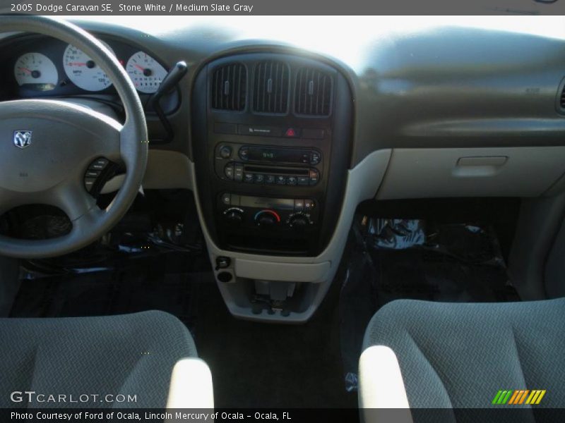 Dashboard of 2005 Caravan SE