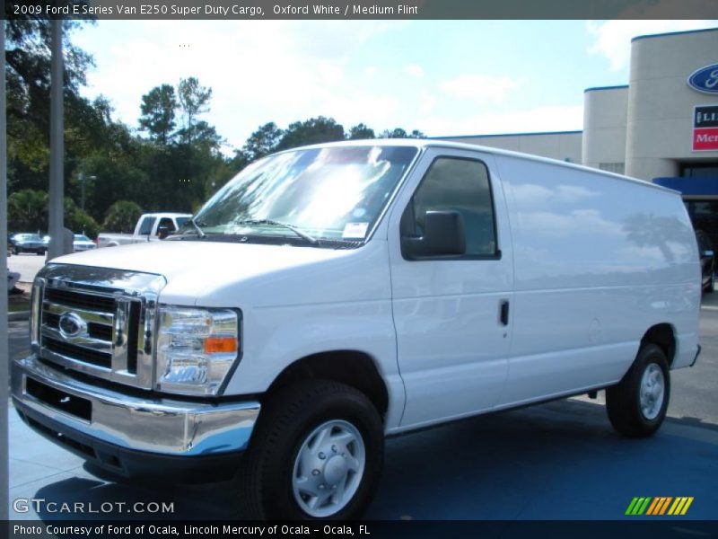 Oxford White / Medium Flint 2009 Ford E Series Van E250 Super Duty Cargo