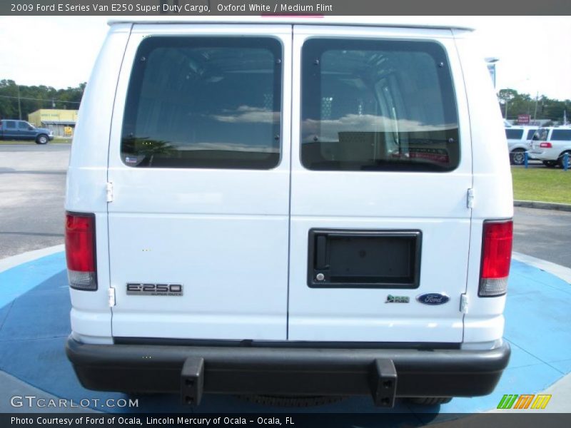Oxford White / Medium Flint 2009 Ford E Series Van E250 Super Duty Cargo