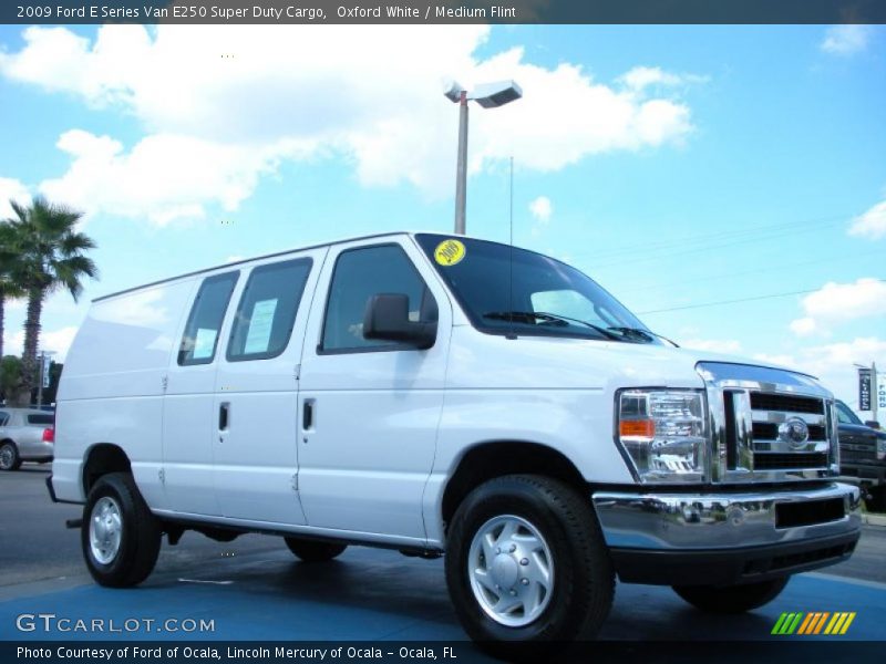 Oxford White / Medium Flint 2009 Ford E Series Van E250 Super Duty Cargo