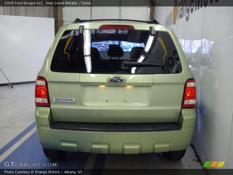 Kiwi Green Metallic / Stone 2008 Ford Escape XLS